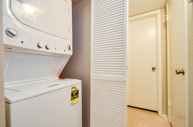 6211 Ludington Drive 21-909, Houston, TX 77035