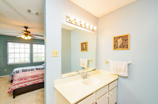 6211 Ludington Drive 21-909, Houston, TX 77035