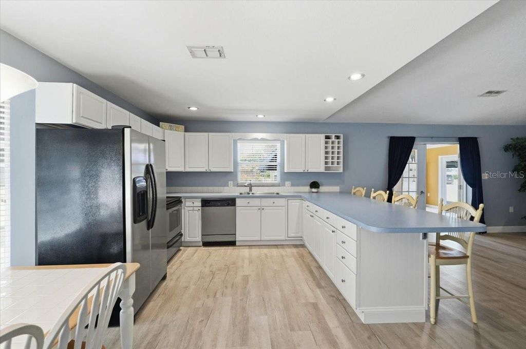 Image 12 of property listing at 6140 SEAGULL LANE, Lakeland, FL 33809