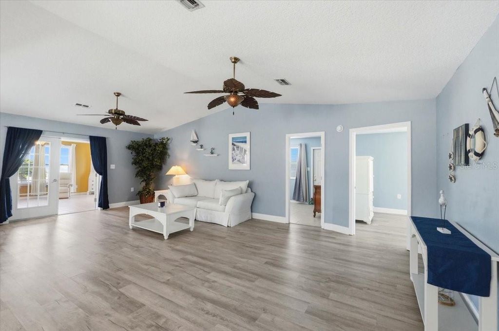 Image 5 of property listing at 6140 SEAGULL LANE, Lakeland, FL 33809