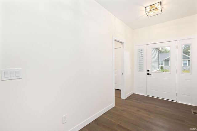 51617 Prescott Avenue, South Bend, IN 46637