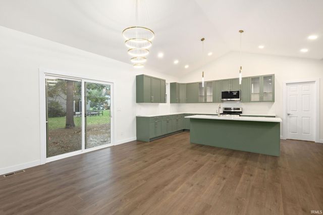 51617 Prescott Avenue, South Bend, IN 46637