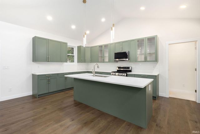 51617 Prescott Avenue, South Bend, IN 46637