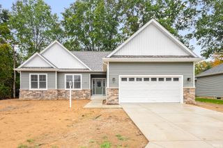 51617 Prescott Avenue, South Bend, IN 46637