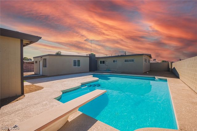 2506 North Gateway Road, Las Vegas, NV 89115