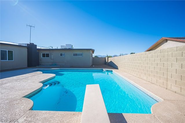 2506 North Gateway Road, Las Vegas, NV 89115