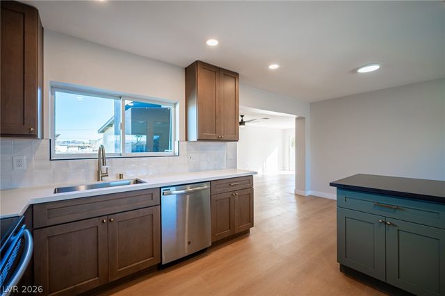 2506 North Gateway Road, Las Vegas, NV 89115