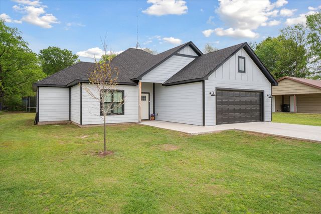 104 Boone Street, Edgewood, TX 75117