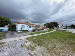 110 Flagami Blvd, Miami, FL 33144