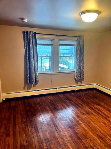 80 Ballston Avenue, Pawtucket, RI 02861