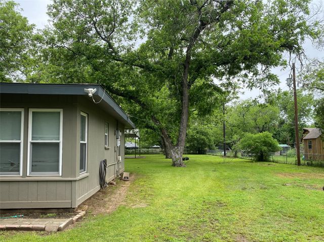 152 County Road 4871, Newark, TX 76071