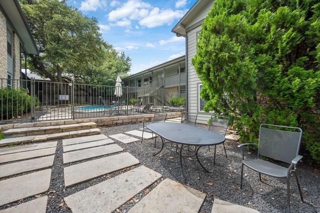 2303 East Side DR 109, Austin, TX 78704