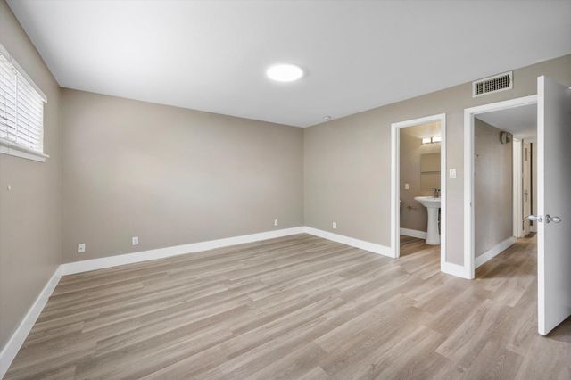 2303 East Side DR 109, Austin, TX 78704