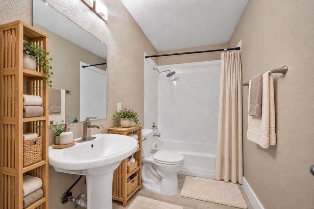 2303 East Side DR 109, Austin, TX 78704