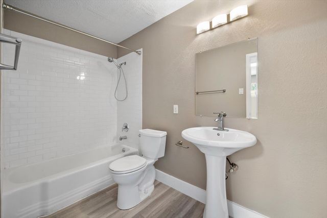 2303 East Side DR 109, Austin, TX 78704