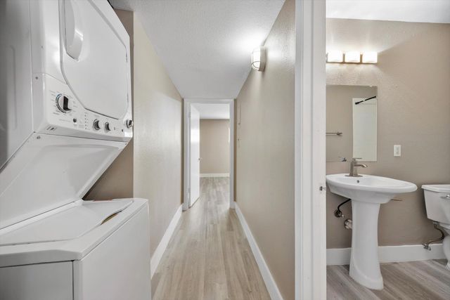 2303 East Side DR 109, Austin, TX 78704