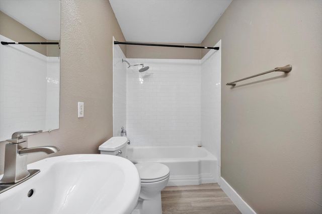 2303 East Side DR 109, Austin, TX 78704