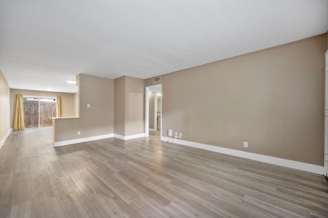2303 East Side DR 109, Austin, TX 78704