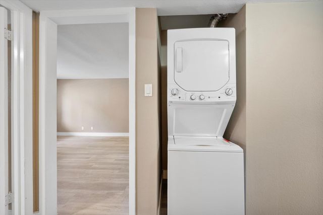 2303 East Side DR 109, Austin, TX 78704