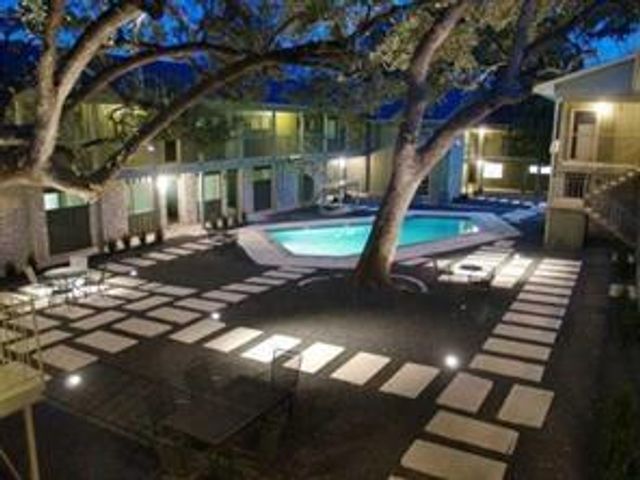2303 East Side DR 109, Austin, TX 78704