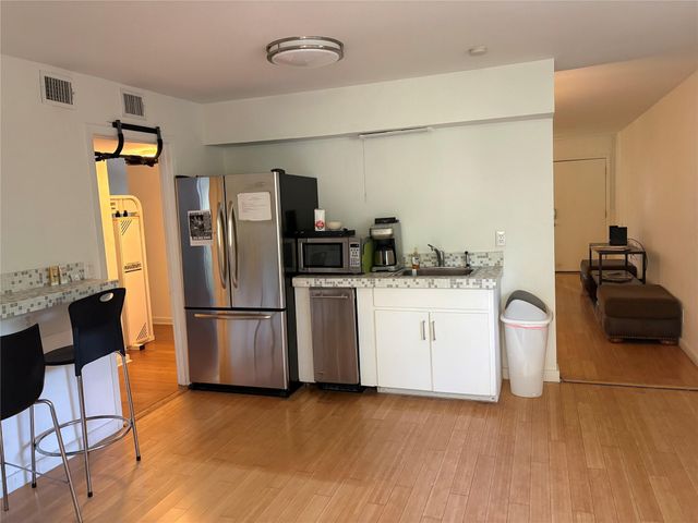 2303 East Side DR 109, Austin, TX 78704