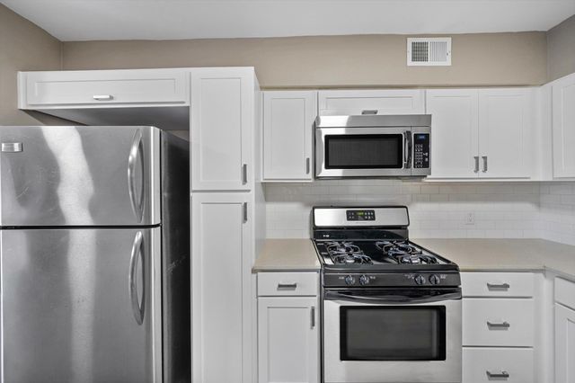 2303 East Side DR 109, Austin, TX 78704