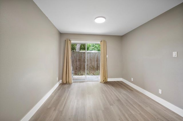 2303 East Side DR 109, Austin, TX 78704