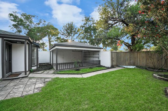 10915 Berry Tree Drive, Houston, TX 77064