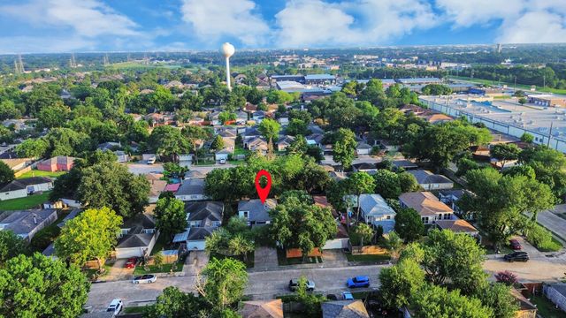 10915 Berry Tree Drive, Houston, TX 77064