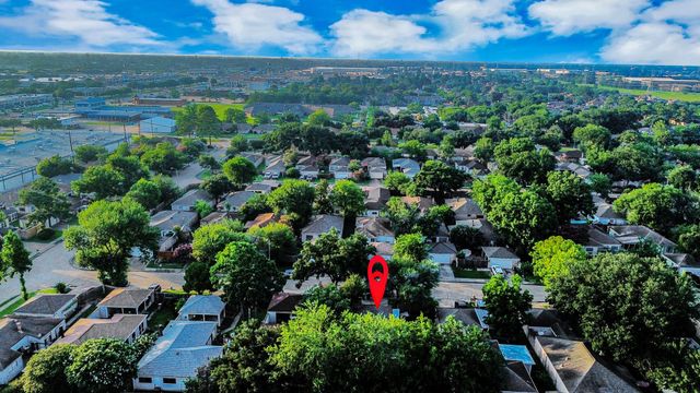 10915 Berry Tree Drive, Houston, TX 77064