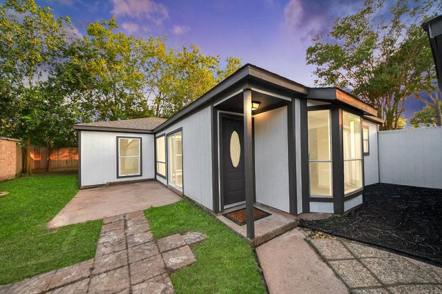 10915 Berry Tree Drive, Houston, TX 77064