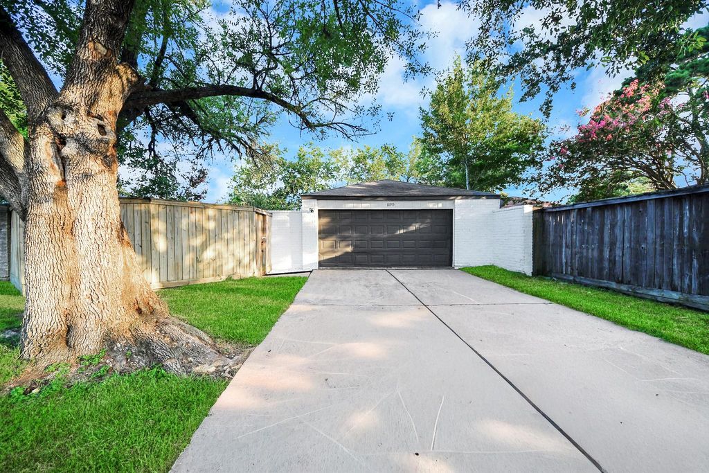 10915 Berry Tree Drive, Houston, TX 77064