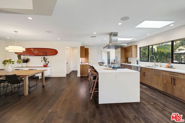 375 Camino De Las Colinas, Redondo Beach, CA 90277