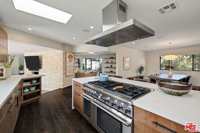 375 Camino De Las Colinas, Redondo Beach, CA 90277