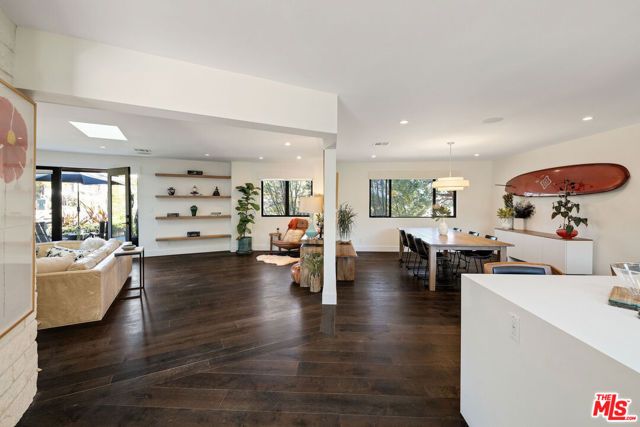 375 Camino De Las Colinas, Redondo Beach, CA 90277