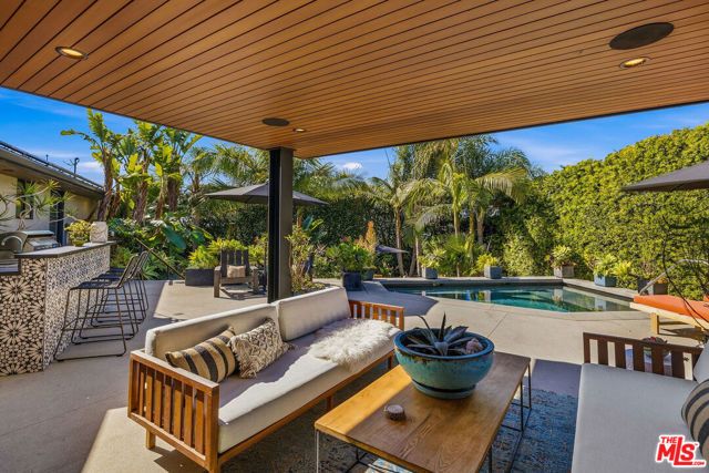 375 Camino De Las Colinas, Redondo Beach, CA 90277