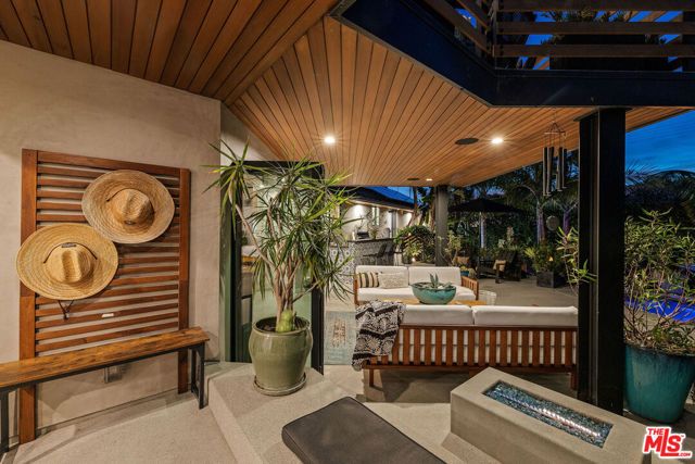 375 Camino De Las Colinas, Redondo Beach, CA 90277