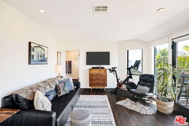 375 Camino De Las Colinas, Redondo Beach, CA 90277