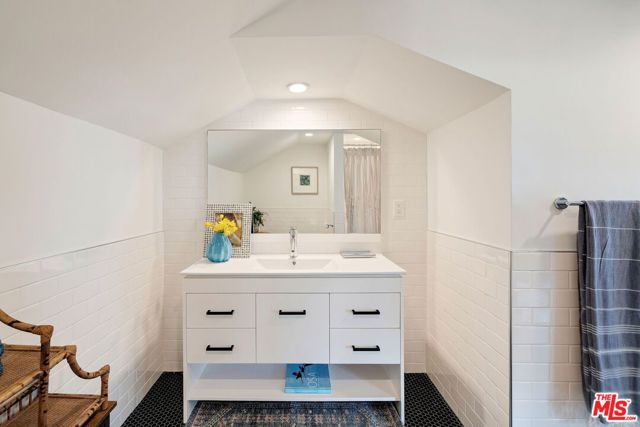 375 Camino De Las Colinas, Redondo Beach, CA 90277