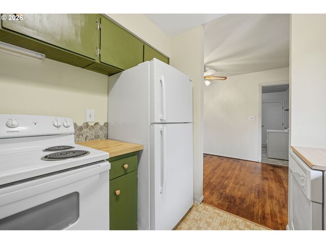 1330 Se 168TH Pl, Portland, OR 97233