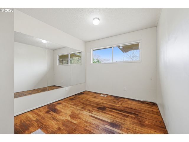 1330 Se 168TH Pl, Portland, OR 97233