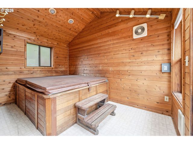 1330 Se 168TH Pl, Portland, OR 97233