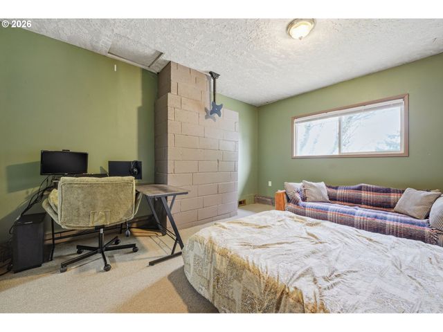 1330 Se 168TH Pl, Portland, OR 97233