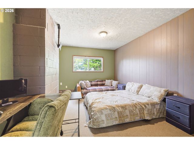 1330 Se 168TH Pl, Portland, OR 97233