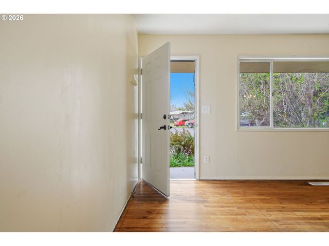 1330 Se 168TH Pl, Portland, OR 97233