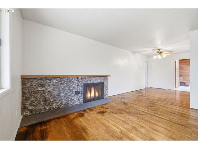 1330 Se 168TH Pl, Portland, OR 97233