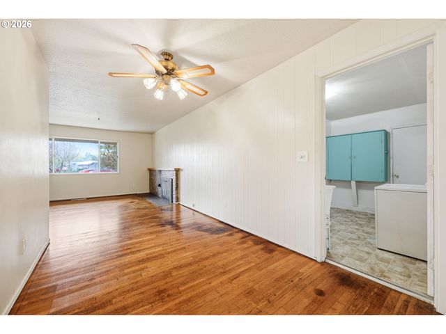 1330 Se 168TH Pl, Portland, OR 97233