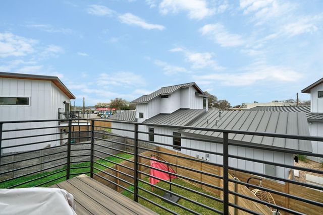 201 Tillery SQ 2, Austin, TX 78702