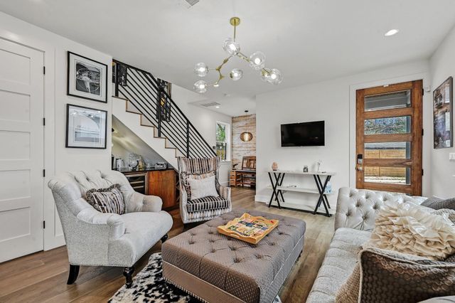 201 Tillery SQ 2, Austin, TX 78702