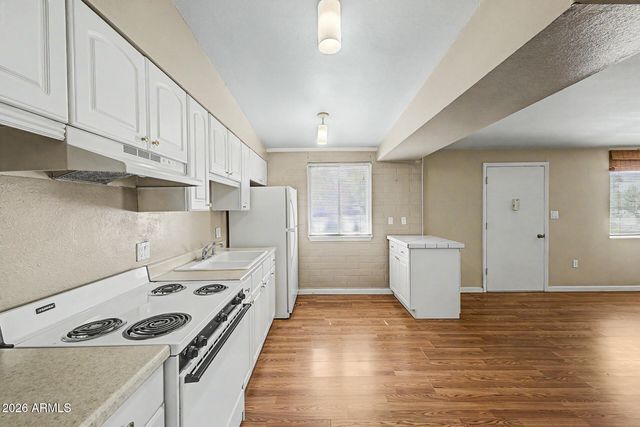 10405 W PEORIA Avenue, Sun City, AZ 85351